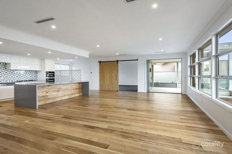 Property photo of 9 Flame Tree Grove Mornington VIC 3931
