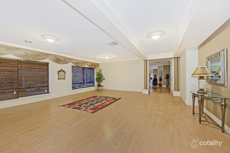 Property photo of 19 Hawthorn Grove Taylors Hill VIC 3037