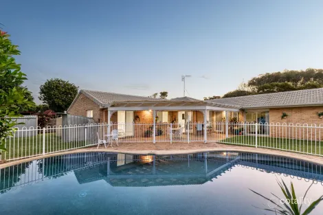 12 Kanooka Ave, Coolum Beach, QLD 4573