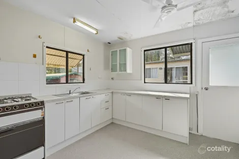 Property photo of 301/99 Aquatic Road Darawank NSW 2428