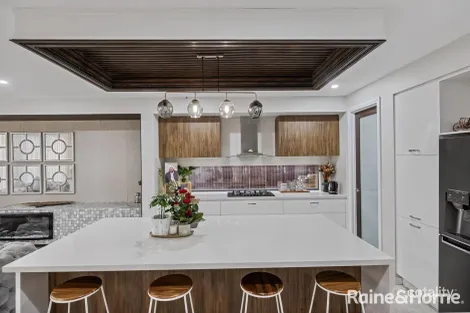 Property photo of 18 Mamic Boulevard Fraser Rise VIC 3336