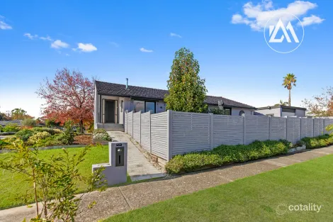 Property photo of 1 Warrock Court Frankston South VIC 3199