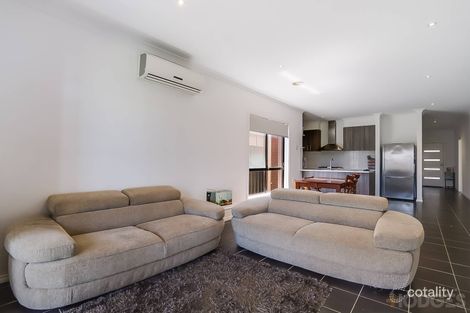Property photo of 7 Gembrook Street Manor Lakes VIC 3024