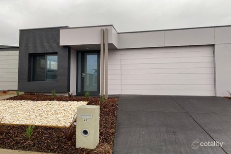 40 Freiberger Gr, Clyde North, VIC 3978
