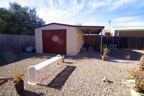 64 Henry St, Melton, VIC 3337