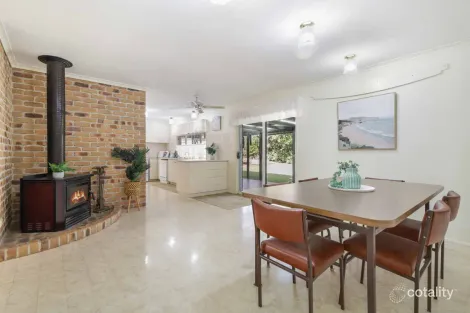 Property photo of 13 Ironbark Court Highfields QLD 4352