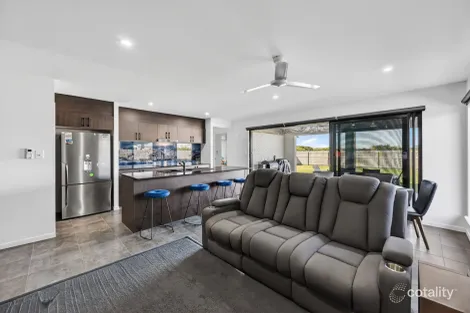 Property photo of 14 Blackthorn Street Mount Low QLD 4818