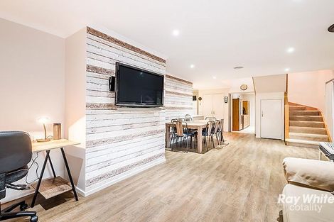 Property photo of 6 Lindenow Court Cranbourne North VIC 3977