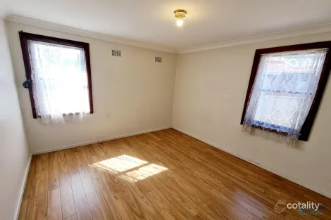 Property photo of 9 Waitaki Street Lethbridge Park NSW 2770