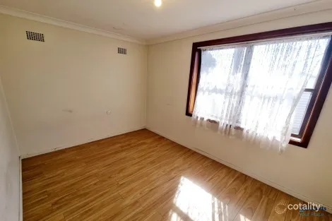 Property photo of 9 Waitaki Street Lethbridge Park NSW 2770