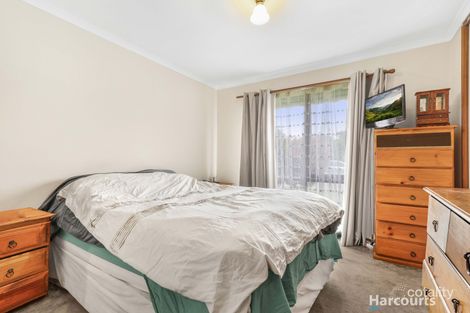 Property photo of 4 Osborn Grove Pakenham VIC 3810