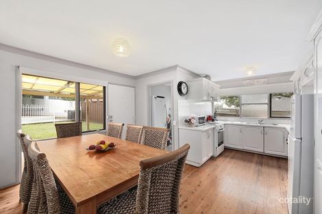 Property photo of 28 Pinaroo Crescent Bradbury NSW 2560