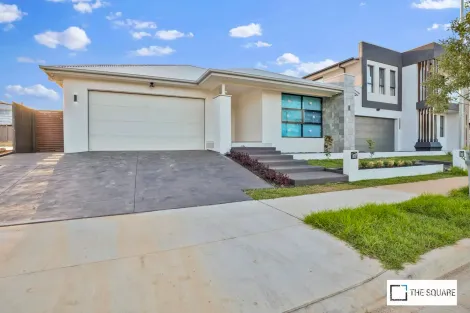 40 Chesterman Loop, Oran Park, NSW 2570