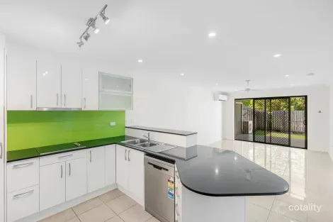 Property photo of 2 Valhalla Street Clinton QLD 4680