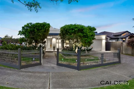 Property photo of 1 Tucker Place Caroline Springs VIC 3023