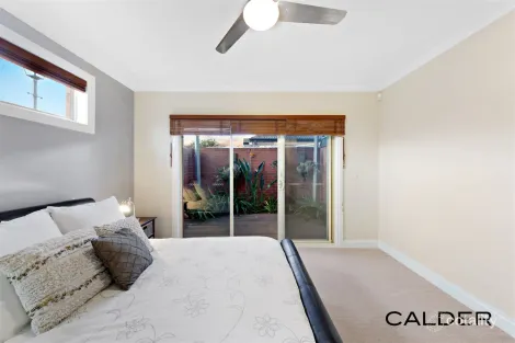 Property photo of 1 Tucker Place Caroline Springs VIC 3023