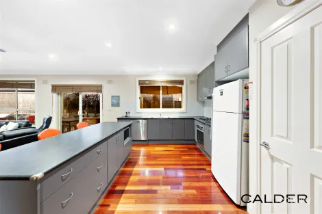 Property photo of 1 Tucker Place Caroline Springs VIC 3023