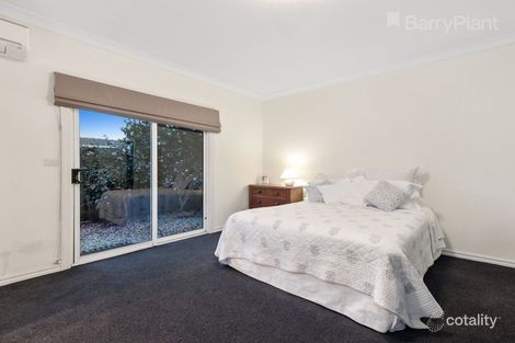 Property photo of 33 Kumala Road Bayswater VIC 3153