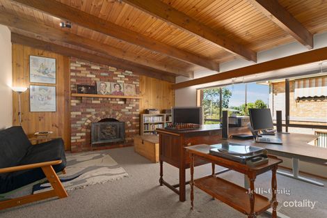 Property photo of 15 Highview Crescent Macleod VIC 3085