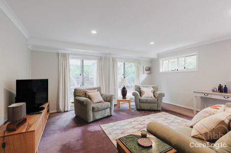 Property photo of 27 Eggleston Crescent Chifley ACT 2606