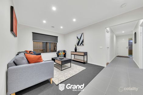 Property photo of 48 Strettle Crescent Cranbourne North VIC 3977