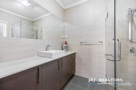 Property photo of 2A Bellevue Crescent Seaford VIC 3198