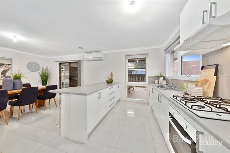 Property photo of 13 Diamond Avenue Albanvale VIC 3021