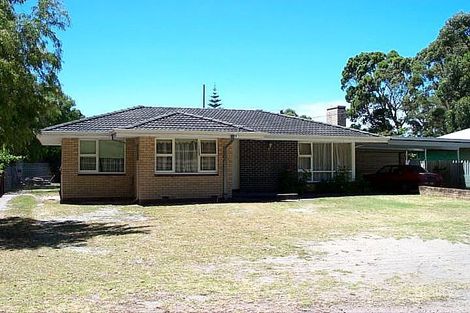 14 Maitland Ave, Little Grove, WA 6330