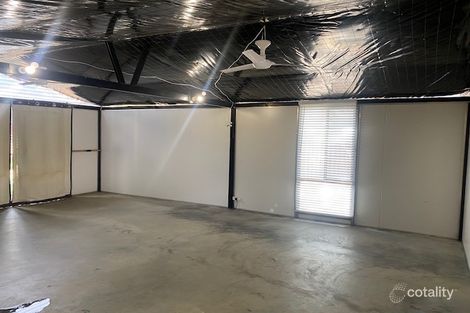 Property photo of 2 Kendal Court Camillo WA 6111