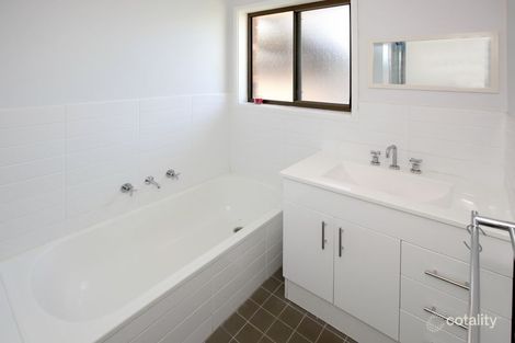 Property photo of 2/3 Nicholi Crescent Lake Albert NSW 2650