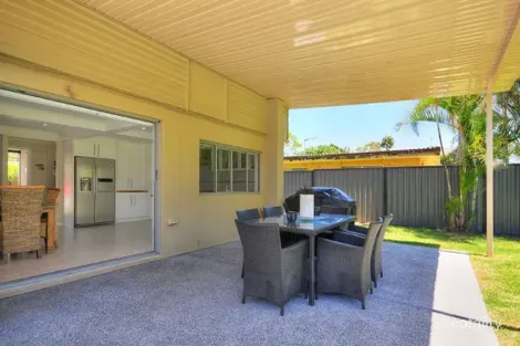 Property photo of 12 Annerley Avenue Runaway Bay QLD 4216