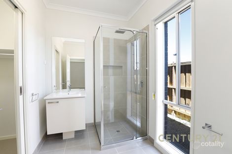 Property photo of 13 Pimlico Place Werribee VIC 3030