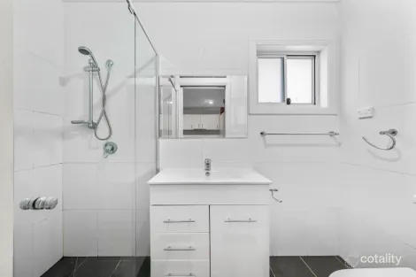 Property photo of 5A/5B Lofty Place Ruse NSW 2560