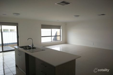 Property photo of 34 Beagle Street Tarneit VIC 3029