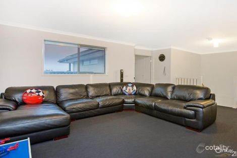 Property photo of 13 Margitta Lane Pakenham VIC 3810