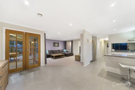 Property photo of 5 Andre Court Cranbourne West VIC 3977