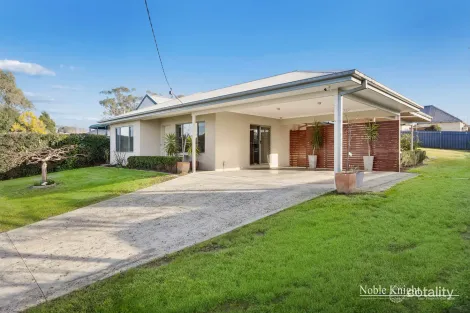 17 Frances Ave, Yarra Glen, VIC 3775