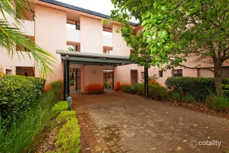 13/4 Canham Way, Orelia, WA 6167