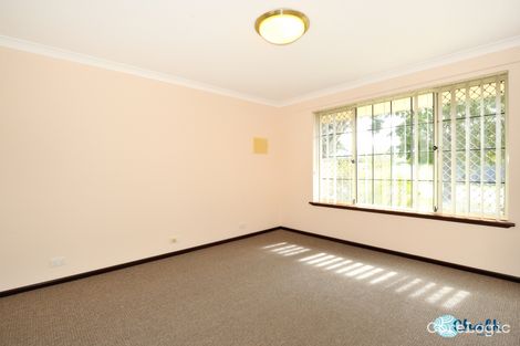 Property photo of 4 Summer Hill Place Warnbro WA 6169