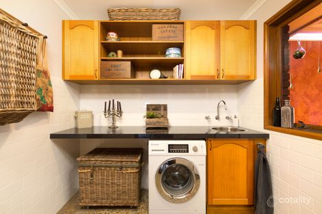 Property photo of 16 Diamond Drive West Wodonga VIC 3690