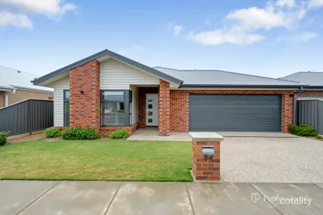 34 DAIRY CRES, MARYBOROUGH, VIC 3465