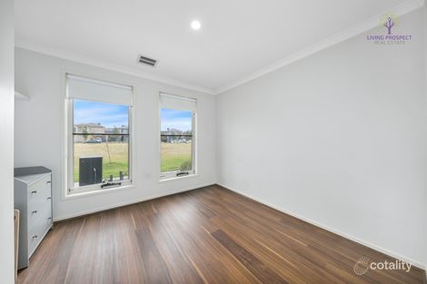 Property photo of 14 Amboy Walk Point Cook VIC 3030