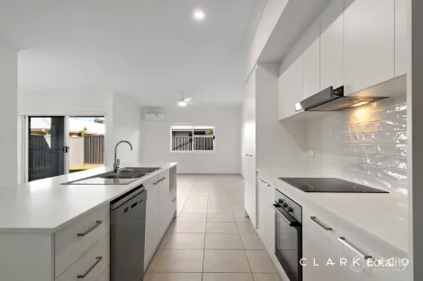 Property photo of 2/16 Merion Circuit Heddon Greta NSW 2321