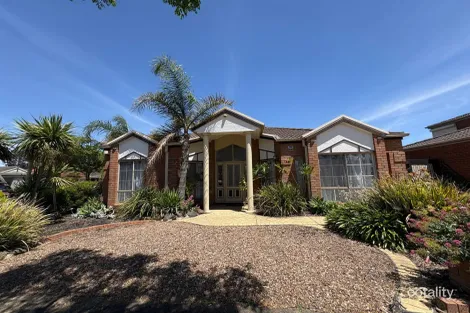 36 Masters Cct, Roxburgh Park, VIC 3064