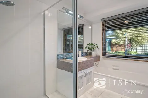 Property photo of 5 Wattle Drive Spring Gully VIC 3550
