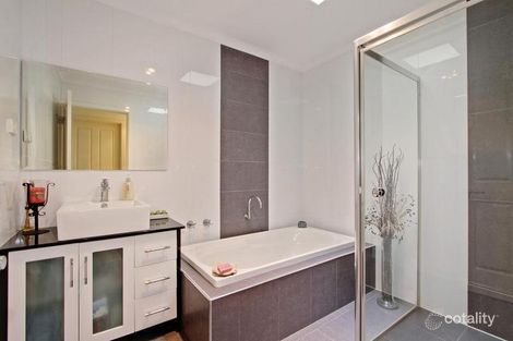 Property photo of 2 Summerhill Road Montrose VIC 3765