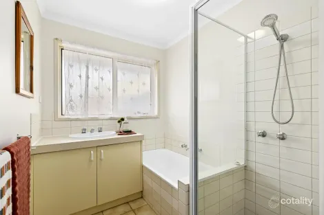Property photo of 1/3 Swindon Court Lara VIC 3212