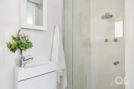 Property photo of 1 Gretel Crescent Hallett Cove SA 5158