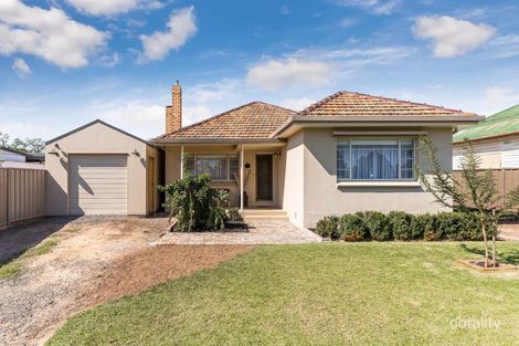 Property photo of 32 Raglan Street White Hills VIC 3550
