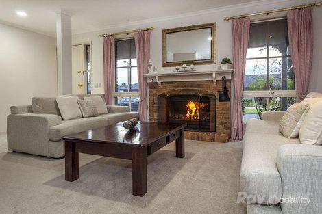 Property photo of 10 Pitfield Crescent Rowville VIC 3178